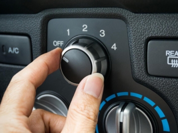 4 CÁCH HẠ NHIỆT NHANH CHO Ô TÔ DƯỚI TRỜI NẮNG NÓNG