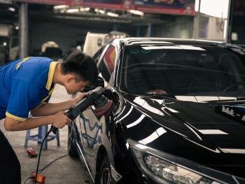Đánh Bóng Xe Toàn Diện - Cho Xế Yêu Luôn Bóng Đẹp Như Ngày Đầu!