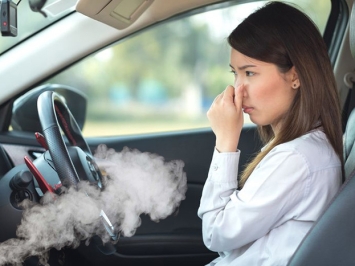Mẹo ngăn điều hòa ôtô bốc mùi chua
